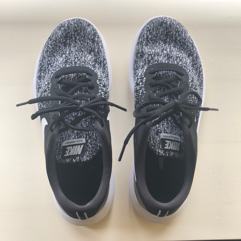 Nike flex contact shoes
